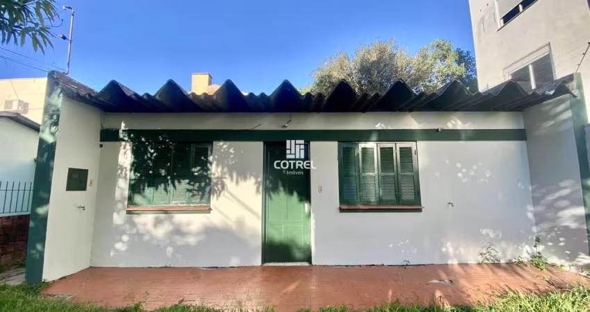Casa para locação 2 dormitórios, 1 banheiro social situada no Bairro Camobi na c