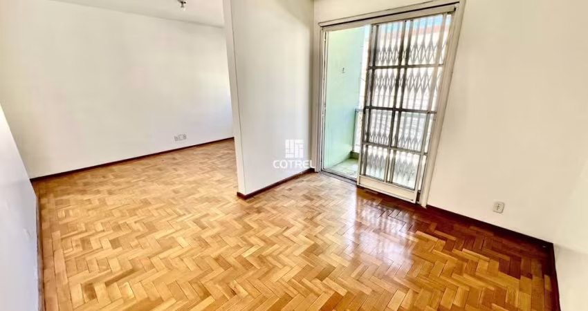 Apartamento 3 dormitórios, com sacada, bairro Centro, situado na cidade de Santa
