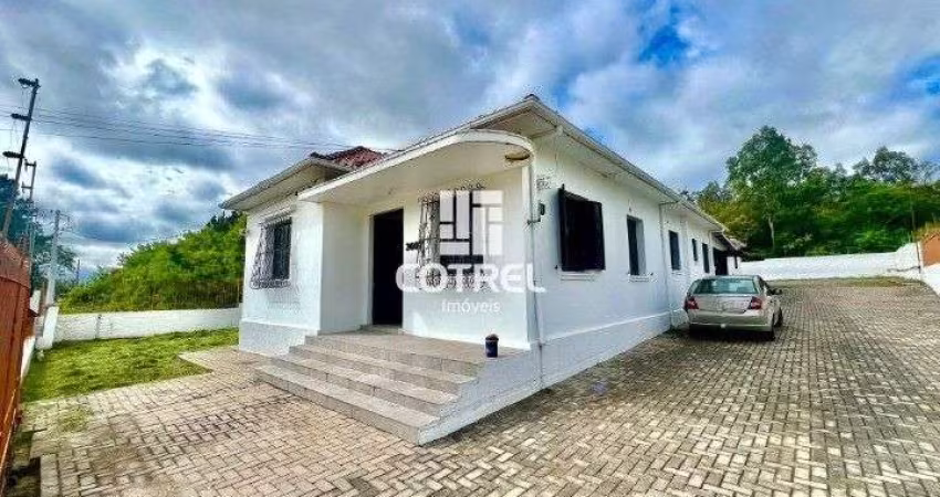 Casa Comercial 7 salas, 2 banheiros  situada no Bairro Pé de Plátano na cidade d