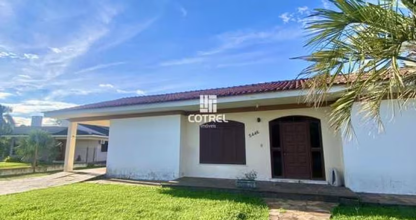 Casa comercial para locação 4 salas, 2 vagas de garagem, situado no bairro Pé de