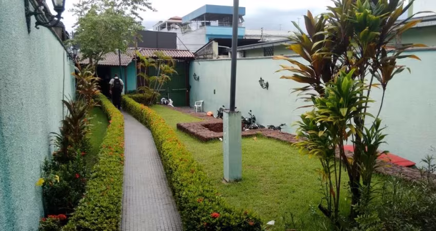 CASA PARA VENDA NA PRAÇA 14