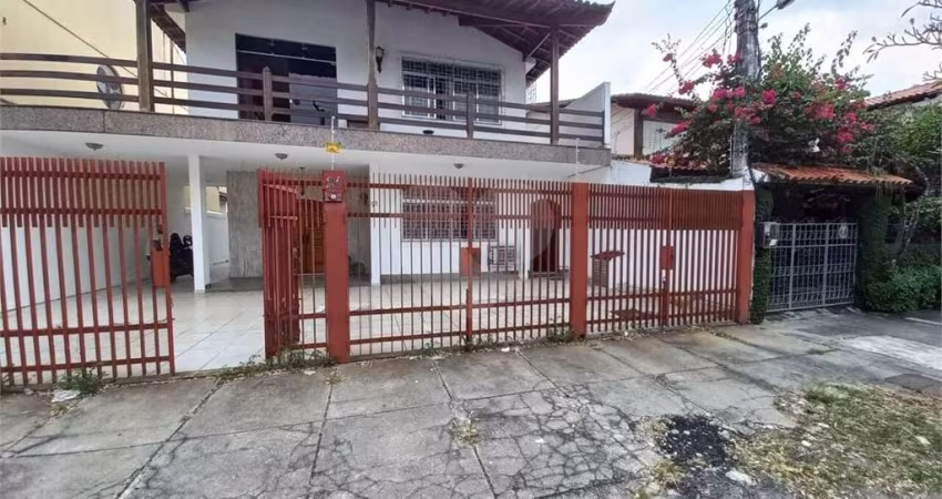 Casa com 4 quartos à venda em São Francisco - RJ