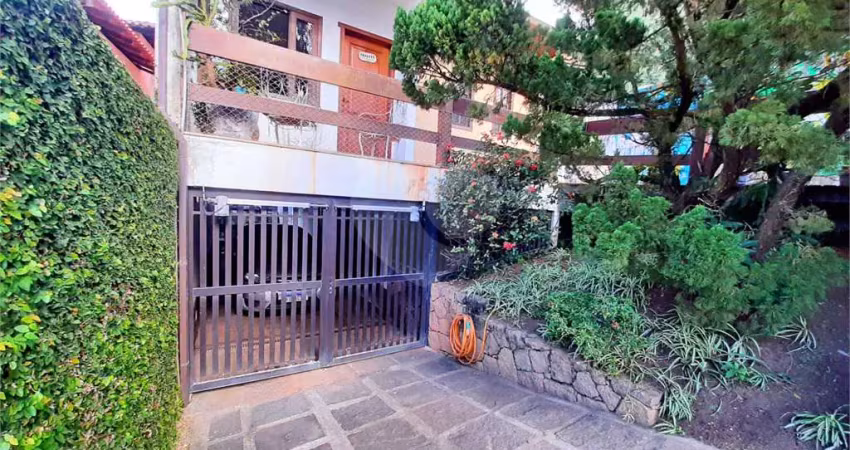 Condomínio com 3 quartos à venda em Badu - RJ