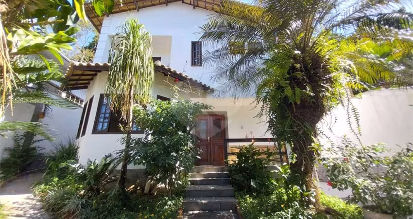 Casa com 4 quartos à venda em Itaipu - RJ