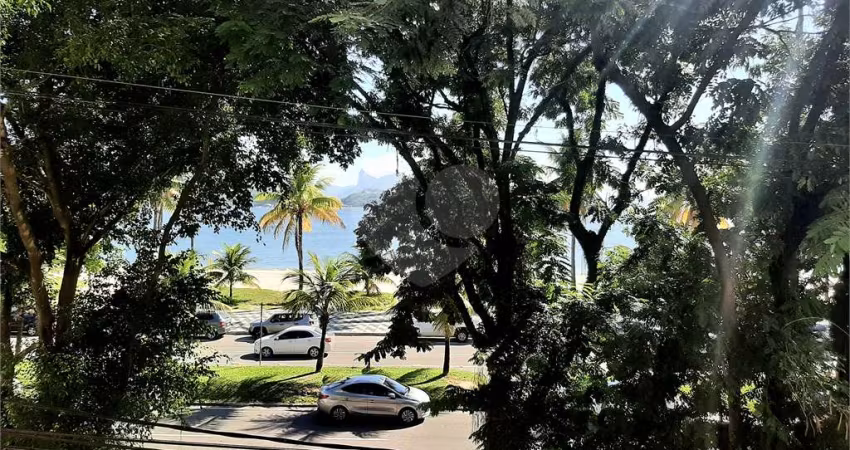 Apartamento com 3 quartos à venda em São Francisco - RJ