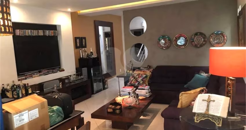 Casa com 3 quartos à venda em São Francisco - RJ