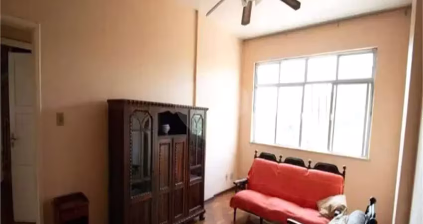 Apartamento com 3 quartos à venda ou para locação em centro - rj