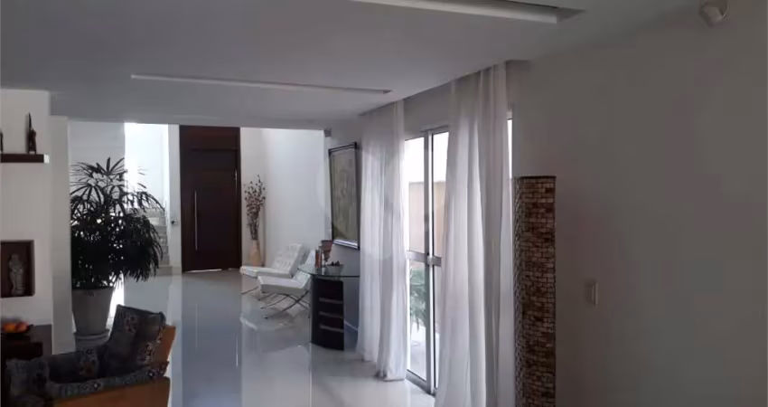 Casa com 4 quartos à venda em Camboinhas - RJ