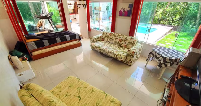 Casa com 4 quartos à venda ou para locação em Mata Paca - RJ
