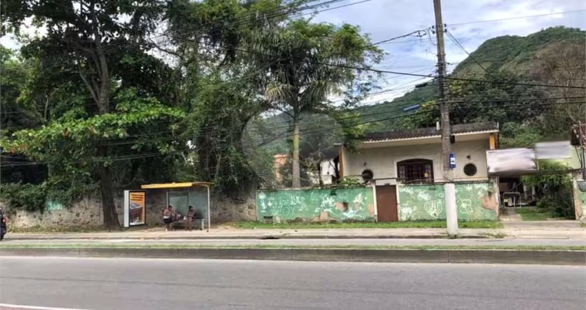 Terreno à venda em Badu - RJ