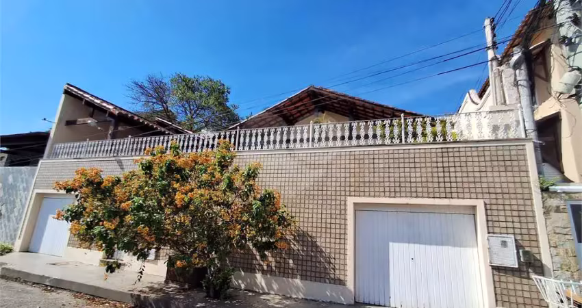 Casa com 4 quartos à venda em Badu - RJ