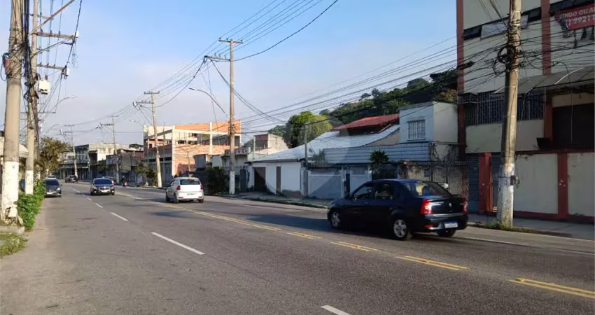 Prédio à venda na Rua Doutor Porciúncula, Venda da Cruz, São Gonçalo