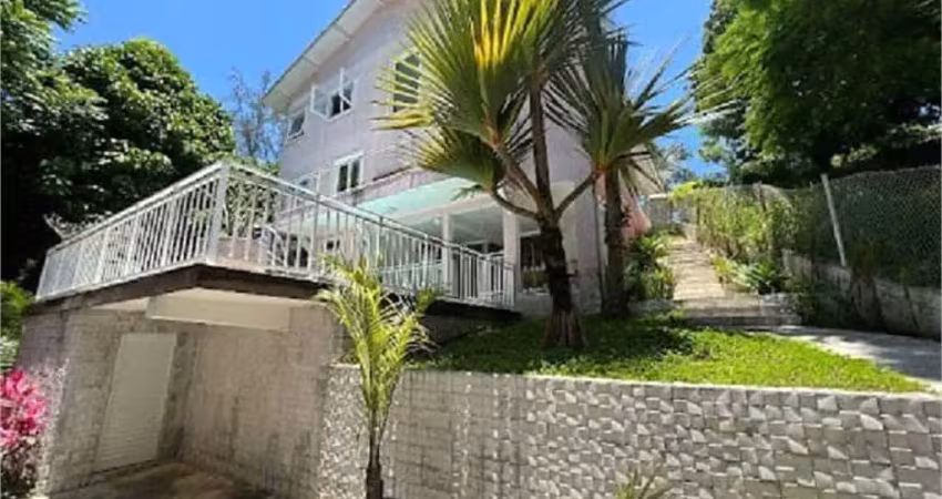 Casa em condomínio fechado com 5 quartos à venda na Rua Amadeu Gomes, Sapê, Niterói