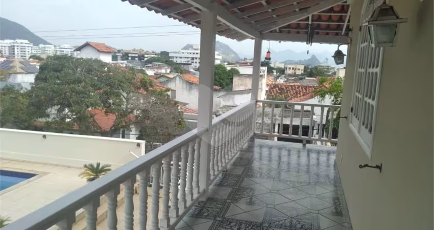 Casa com 4 quartos à venda em São Francisco - RJ