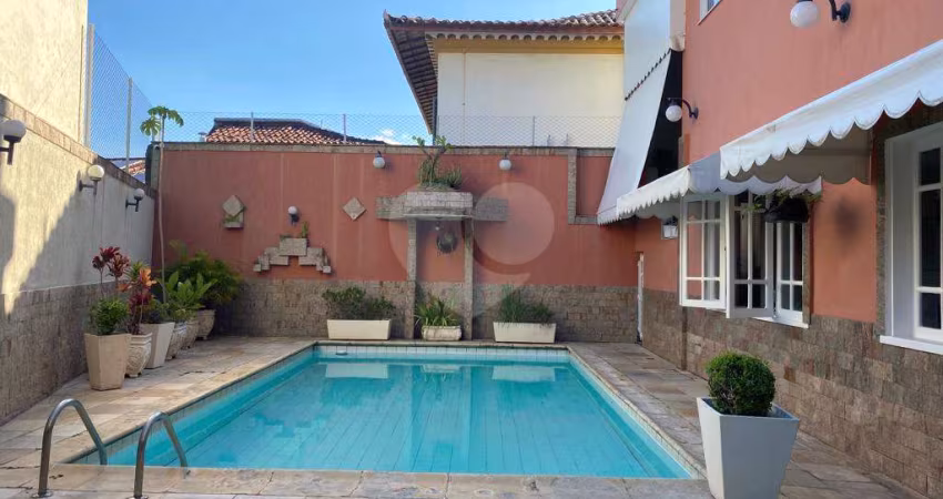 Casa com 5 quartos à venda em São Francisco - RJ