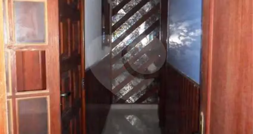 Casa de vila com 6 quartos à venda em santa rosa - rj