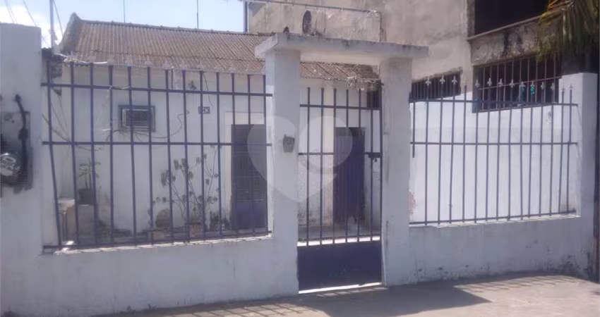 Casa com 2 quartos à venda em Centro - RJ
