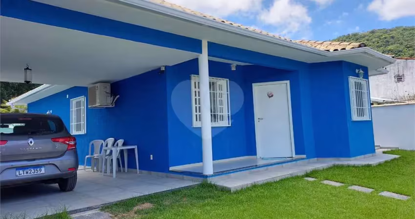 Casa térrea com 3 quartos à venda em Várzea Das Moças - RJ