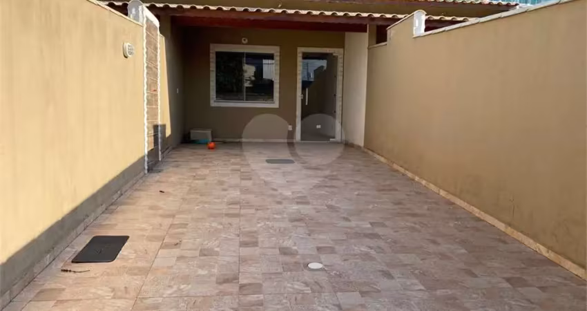 Casa em condomínio fechado com 2 quartos à venda na Das Gralhas, Centro, Maricá