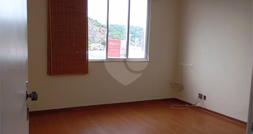 Apartamento com 2 quartos à venda ou para locação em Centro - RJ