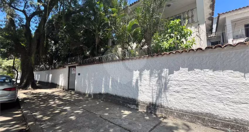 Casa com 8 quartos à venda na Rua Tupiniquins, São Francisco, Niterói