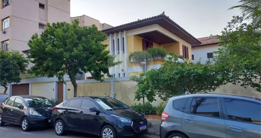 Sobrado com 4 quartos à venda em São Francisco - RJ