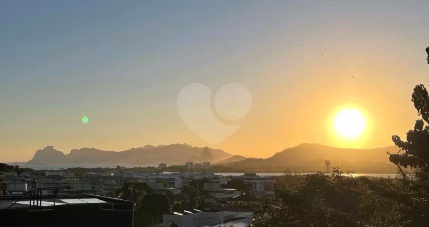 Terreno à venda em Itacoatiara - RJ