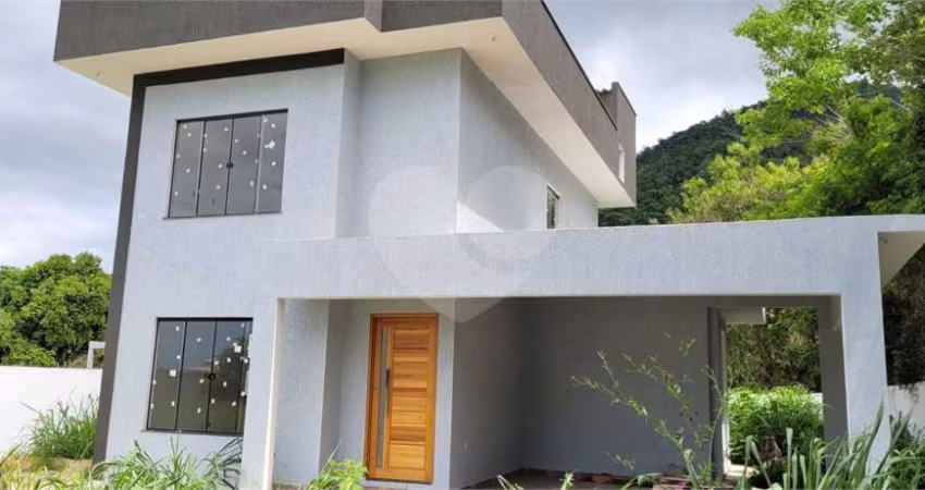 Casa com 3 quartos à venda em Ubatiba - RJ
