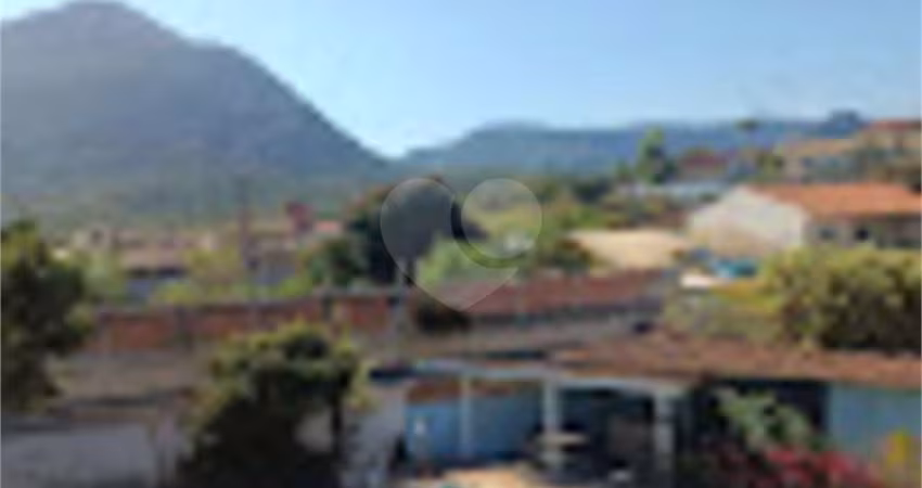 Loteamento com 4 quartos à venda em Cajueiros (itaipuaçu) - RJ