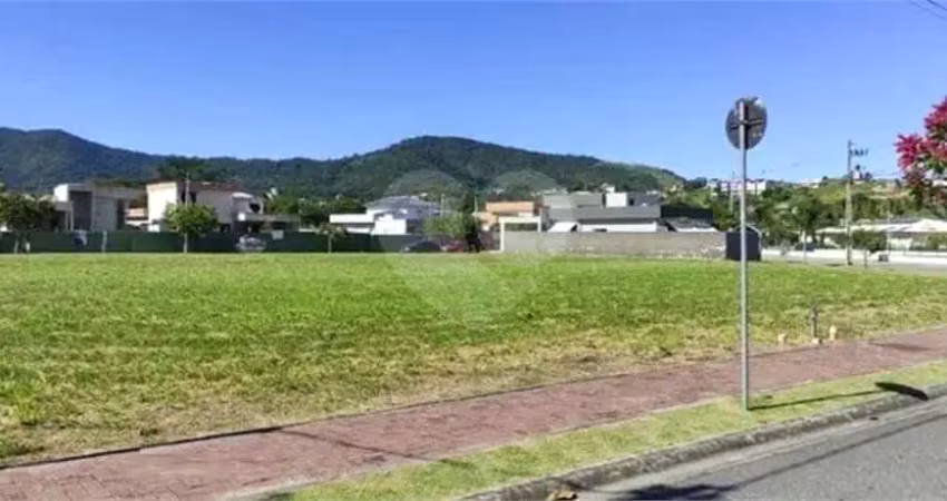 Terreno em condomínio fechado à venda na Rodovia Ernani do Amaral Peixoto, Itapeba, Maricá