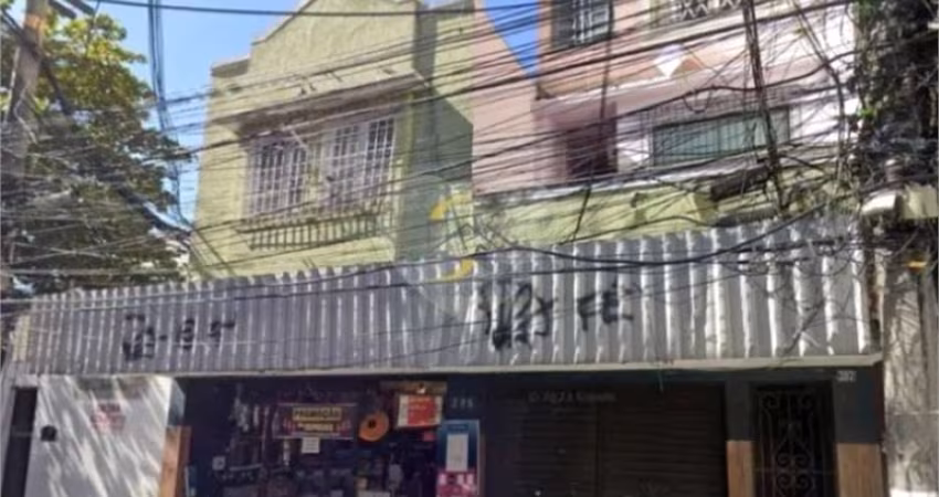 Sobrado com 2 quartos à venda ou para locação em Centro - RJ