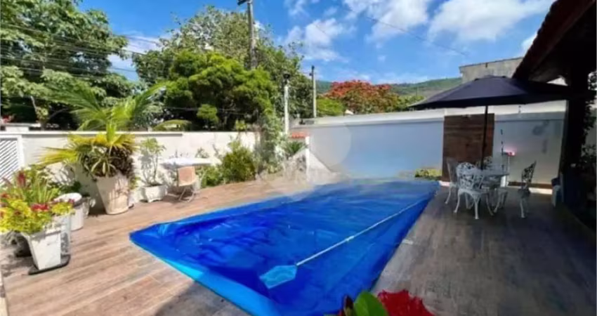 Casa com 7 quartos à venda na Doutor João Batista Lacerda Botelho, Piratininga, Niterói
