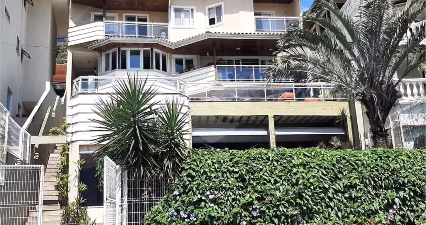 Condomínio com 5 quartos à venda em Charitas - RJ