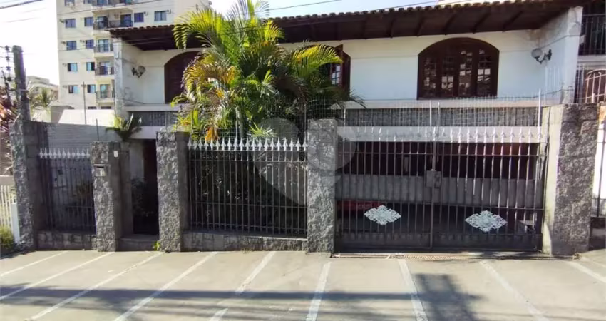 Casa com 4 quartos à venda na Desembargador Aires Itabaiana, Vital Brazil, Niterói