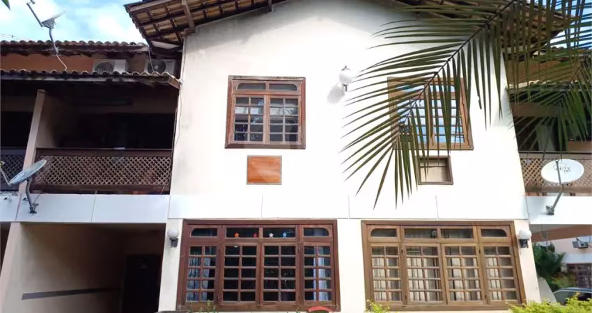 Condomínio com 3 quartos à venda em Baldeador - RJ