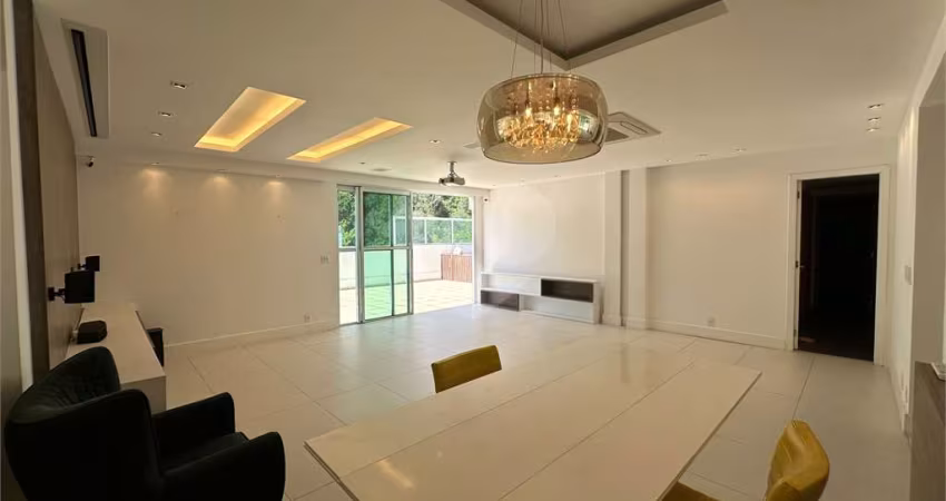 Cobertura com 4 quartos à venda em São Francisco - RJ