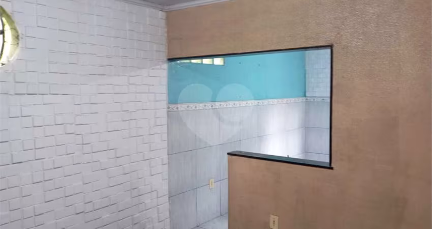 Casa de vila com 2 quartos à venda em Rocha - RJ