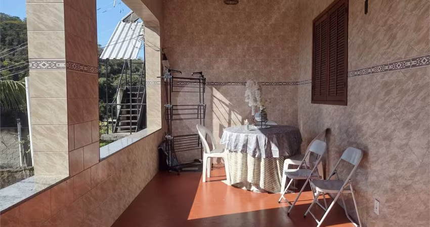 Casa com 3 quartos à venda em Cubango - RJ