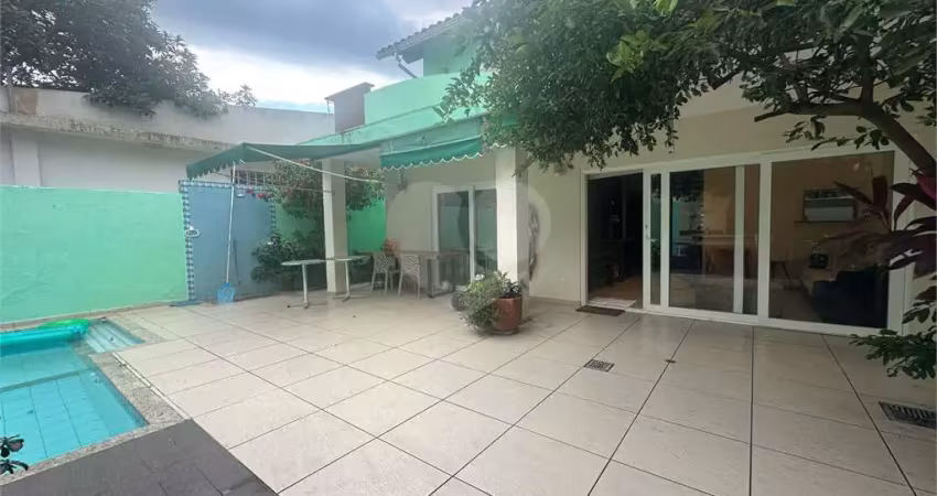Casa com 4 quartos à venda em São Francisco - RJ