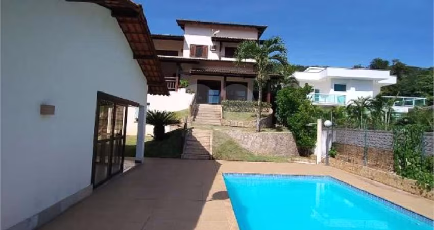 Condomínio com 4 quartos à venda em Engenho Do Mato - RJ