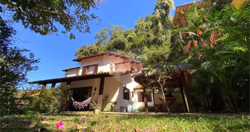 Condomínio com 4 quartos à venda em Badu - RJ
