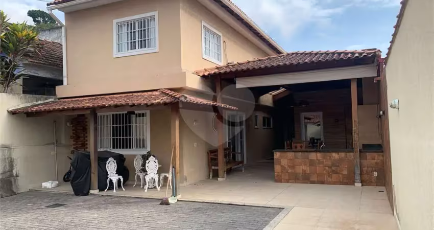 Casa com 2 quartos à venda em Barreto - RJ