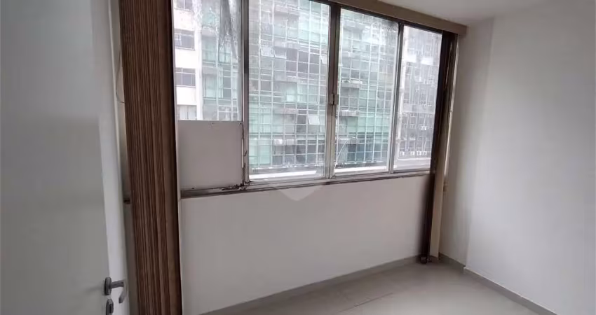 Kitnet / Stúdio à venda na Avenida Ernani do Amaral Peixoto, Centro, Niterói