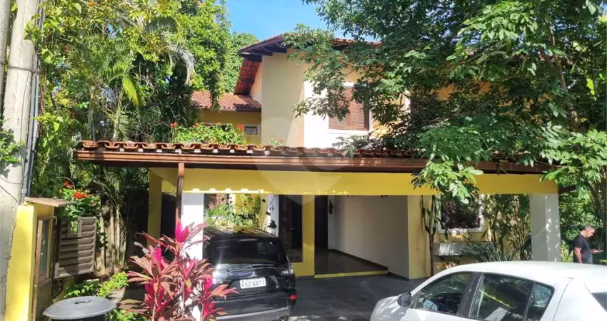 Condomínio com 5 quartos à venda em Badu - RJ