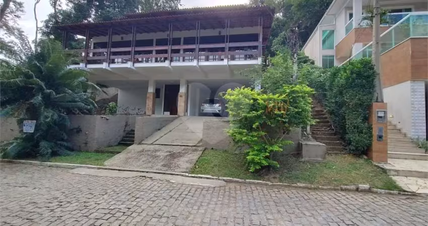 Condomínio com 4 quartos à venda em engenho do mato - rj