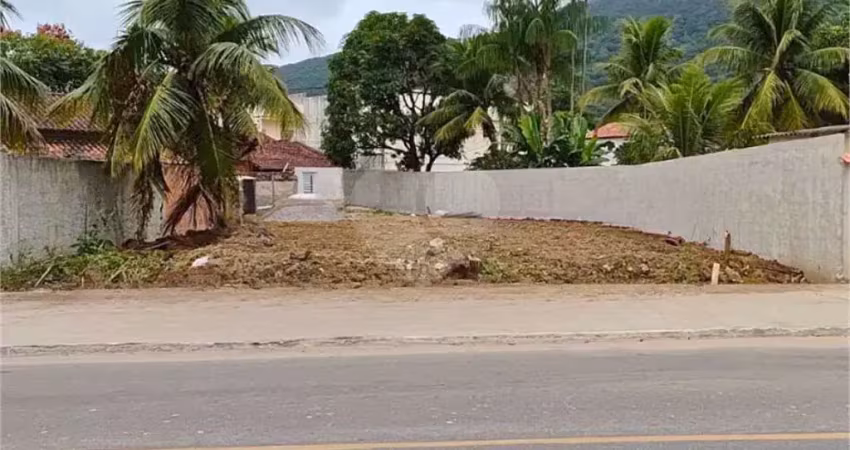 Terreno à venda na Avenida Irene Lopes Sodré, Engenho do Mato, Niterói