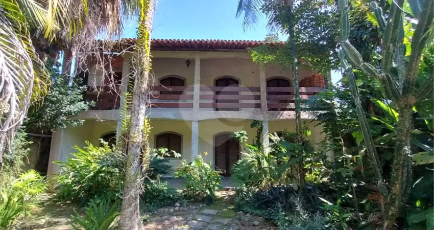 Casa com 5 quartos à venda na Rua Quatro, Itaipu, Niterói