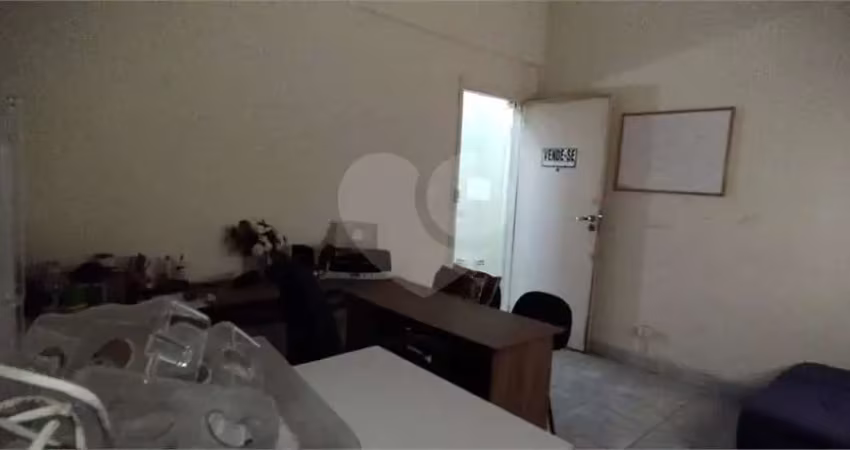 Sala comercial à venda na Avenida Ernani do Amaral Peixoto, Centro, Niterói