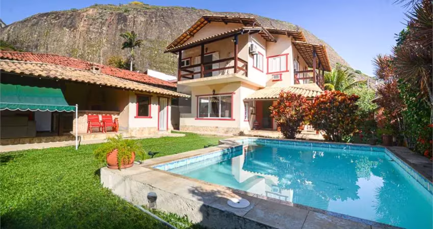 Casa com 3 quartos à venda na Rua das Acácias, Itacoatiara, Niterói
