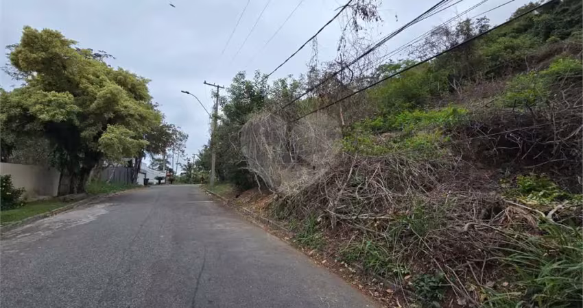 Terreno à venda na Rua da Graça, Piratininga, Niterói